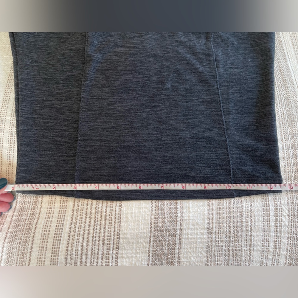 EUC Victoria’s Secret Cropped Athletic Top Size M - Picture 8 of 9
